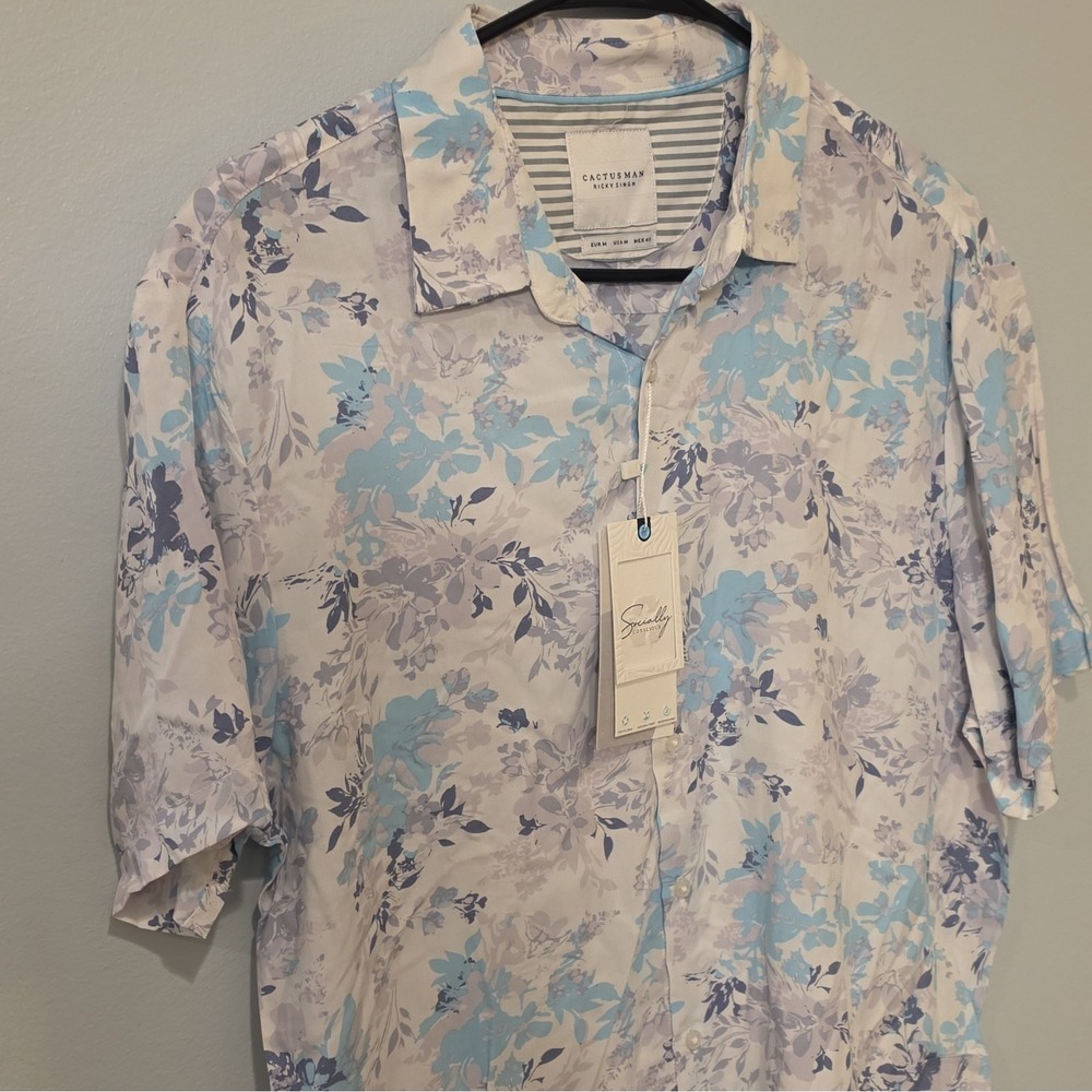 Cactusman Men's Short Sleeve Viscose Polo Shirt White/Blue/Purple Floral M #263 - Picture 2 of 8